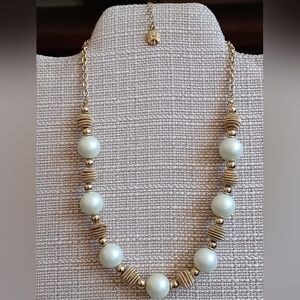 Vintage Monet Faux Pearl and Gold Tone Spiral Bead Necklace 💫